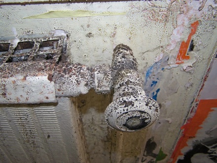 decrepit radiator