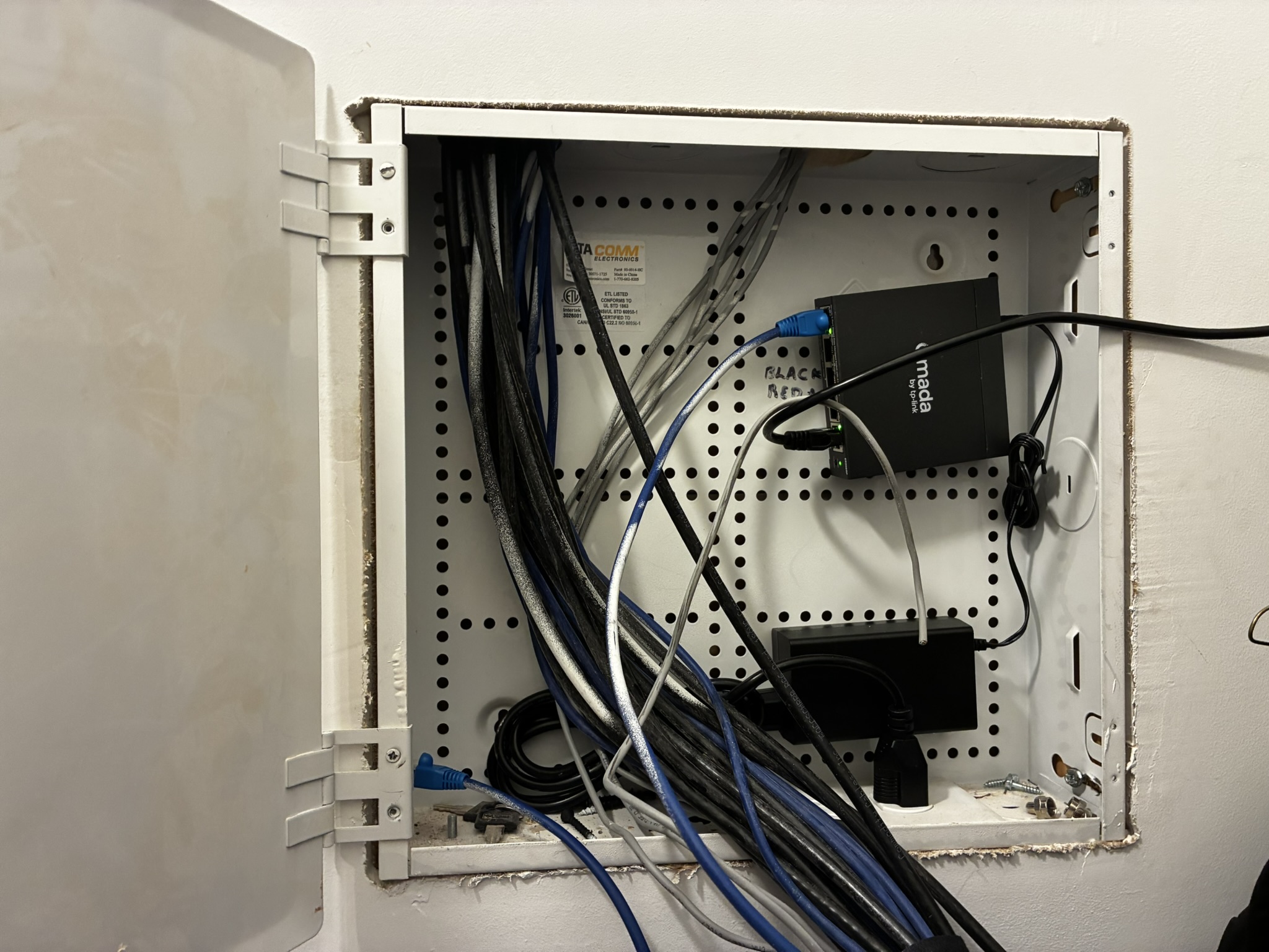 omada switch in a media distribution box